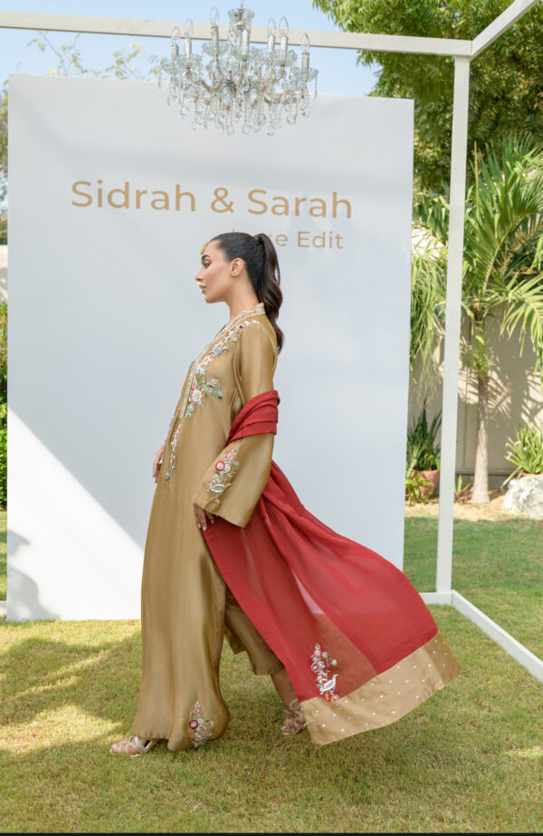 MARI GOLD - Image 5